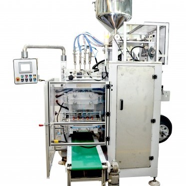 MULTI TRACK PACKAGING MACHINE photo